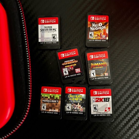 Used Nintendo Switch Console - Picture 5 of 7